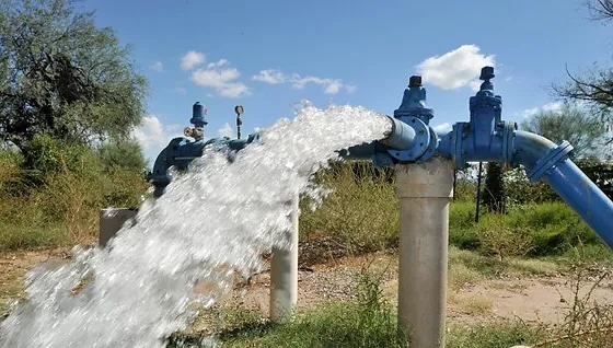 agua de pozo profundo