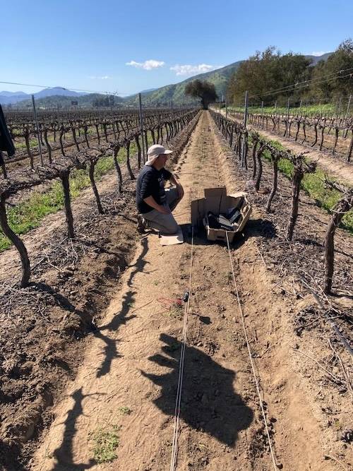 En terreno cumpliendo la guía Sernageomin para elaboración de pozos de agua subterránea